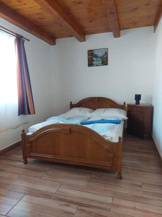 Orban Nyaralohaz Villa Kovagoors Bagian luar foto