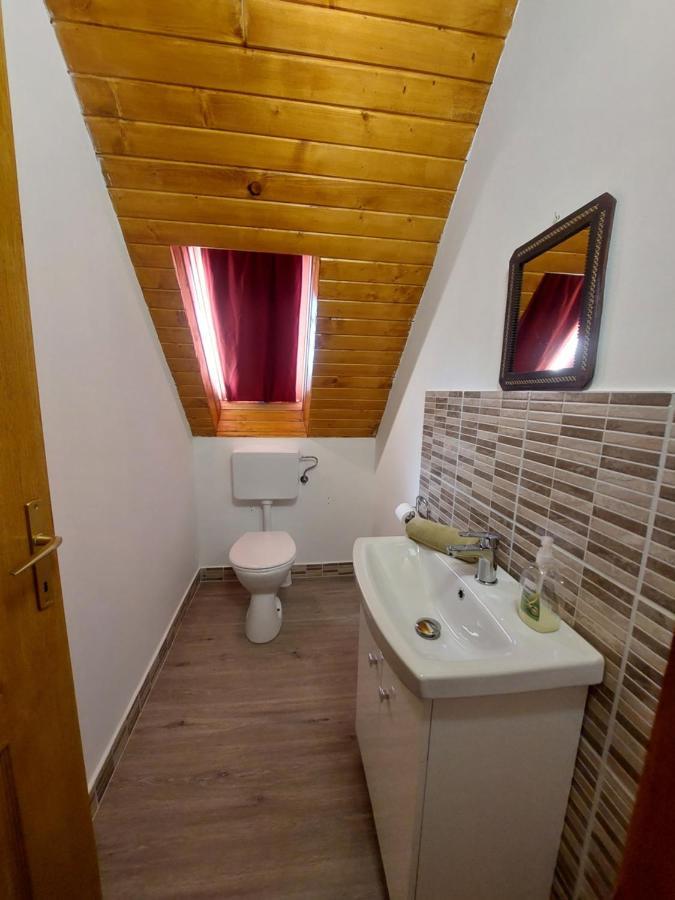 Orban Nyaralohaz Villa Kovagoors Bagian luar foto