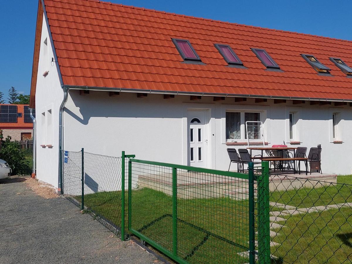 Orban Nyaralohaz Villa Kovagoors Bagian luar foto