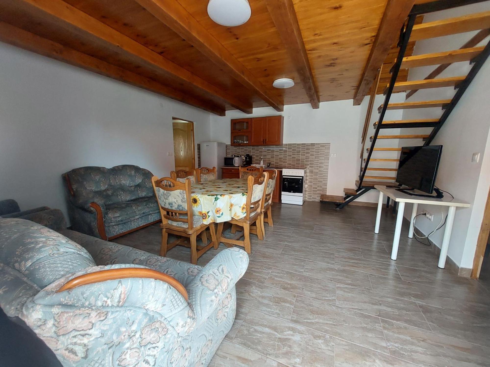 Orban Nyaralohaz Villa Kovagoors Bagian luar foto